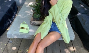 Hailey Bieber, Dua Lipa dẫn đầu xu hướng mặc chiếc quần hack não