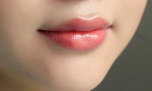 Những cách dưỡng môi mùa khô thực sự hiệu quả bạn cần biết