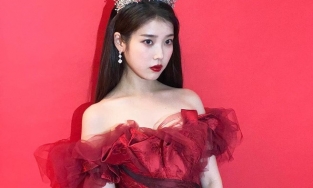 IU tung bộ ảnh hot rạng sáng Trung Thu: Có phải chị muốn làm chị Hằng váy đỏ không?