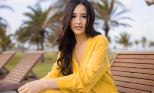 Mai Phương Thúy với vòng 1 gần 100cm và những lần hở bạo gây sốc