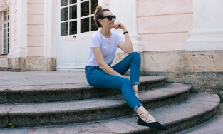 Diện áo khoác denim mùa thu đông với nhiều phong cách cực chất