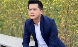 Diễn viên Hoàng Anh - người chồng bị vợ đại gia tố lợi dụng kết hôn chỉ để định cư nước ngoài yêu thích áo blazer