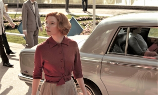 Những khoảnh khắc thời trang ấn tượng nhất trên màn ảnh năm 2020