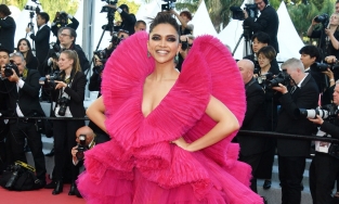 Ở tuổi 35, Deepika Padukone vẫn là Nữ hoàng thời trang của Bollywood 