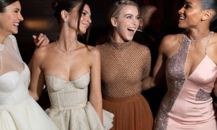 12 cung hoàng đạo nên mặc gì vào Tết Nguyên đán Tân Sửu 2021? 