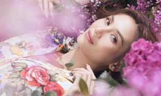 Siêu mẫu Võ Hoàng Yến chuyển hướng sang phong cách nữ tính đón Tết