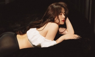 Cùng diện chiếc quần mỏng như giấy thấm dầu, Hoàng Thùy Linh được khen ngợi