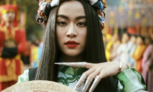 Tham khảo Hoàng Thùy Linh, Châu Bùi các mẫu nail diện Tết Tân Sửu 