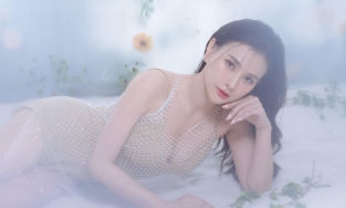 Vừa sinh đã dũng cảm diện đồ bơi, ca sĩ Thu Thuỷ chia sẻ bí quyết giữ dáng