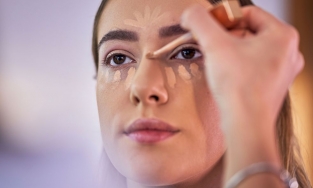 Tự ti vì mũi thấp? Đây là 4 cách đánh khối giúp tạo sống mũi cao thẳng tắp