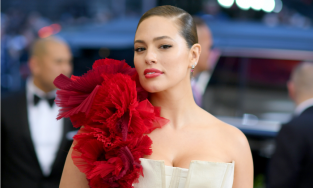 Tròn ủng sau Tết? Đây là bí quyết phối đồ cho nàng tăng cân