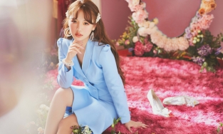 Amee cân hết mọi style từ bánh bèo đến cá tính với vòng eo con kiến 