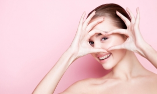 10 biện pháp đơn giản tại nhà để chăm sóc da mặt, da mắt và da môi