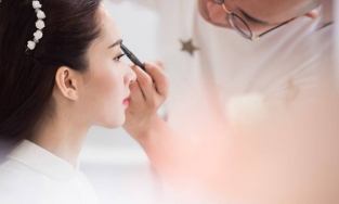 Kiểu trang điểm nào đã biến Đặng Thu Thảo trở thành 'thần tiên tỷ tỷ'? 