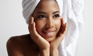 Hướng dẫn bạn cách hấp tóc tại nhà đúng cách cho mái tóc chắc khỏe, mượt mà