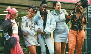 Những item không thể thiếu nếu muốn theo đuổi phong cách thời trang Y2K