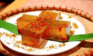 Cách làm bánh quế hoa với những nguyên liệu đơn giản trong căn bếp nhà bạn