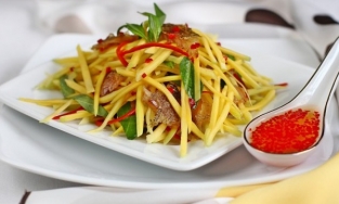 Cách làm gỏi xoài khô cá sặc vừa ngon miệng lại dễ làm của xứ Tây Đô