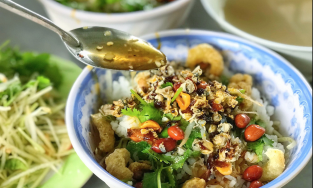 Cách nấu cơm hến chuẩn vị người Huế ngay trong gian bếp nhà bạn