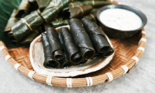 Bánh lá rau mơ, món ăn chơi dân dã đậm chất miền Tây