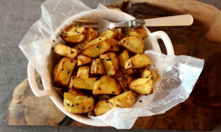 Cách làm khoai lang ngào đường đơn giản, ấm bụng cho bữa ăn vặt ngày se lạnh