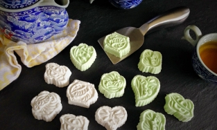 Bánh phục linh, món bánh thường xuất hiện trong các dịp Tết ở miền Tây Nam Bộ