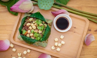 Cơm gói lá sen, món đặc sản dân dã mà bạn nhất định phải thử khi đến Đồng Tháp