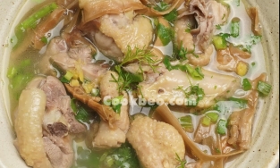 Cách làm gà nấu măng khô ngon, lúc nào cũng hết đầu tiên trong mâm cơm Tết