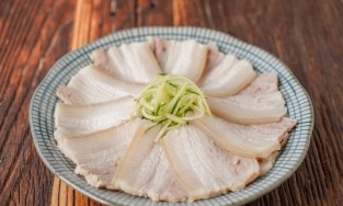 3 gia vị không nên cho vào khi luộc thịt để tránh làm món ăn kém ngon, mất chất bổ dưỡng