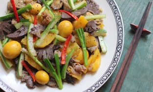 Cách làm lòng gà xào dứa, món ăn dân dã phù hợp với những ngày bận rộn