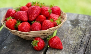 3 cách bảo quản dâu tây chuẩn để dâu tây luôn mọng nước, thơm nức như mới hái