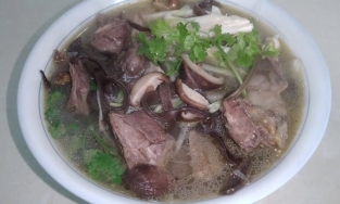 Cách làm chim bồ câu nấu miến ngon, bổ, không tanh để có bữa sáng hấp dẫn