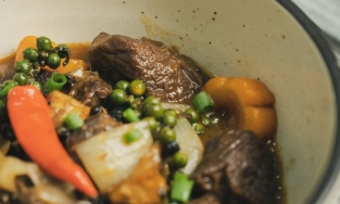 Cách làm thịt bò kho tiêu xanh lâu công mà ngon cho bữa ăn cuối tuần