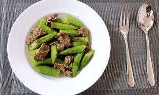 Cách làm thịt bò xào đậu bắp, chỉ 20 phút là có ngay món ăn bổ dưỡng mà không bị nhớt