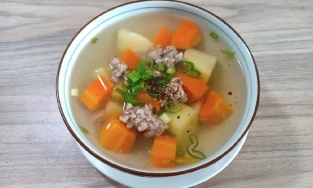 Cách nấu canh khoai tây cà rốt thịt băm nhanh, ngon, bổ dưỡng cho mâm cơm gia đình