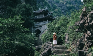 Động Am Tiên, “tuyệt tình cốc” đẹp như tranh được nhiều người check-in tại Ninh Bình