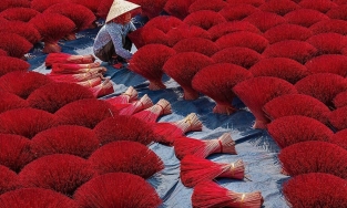 Làng hương Quảng Phú Cầu, điểm check-in rực rỡ cách Hồ Gươm chỉ 1 tiếng chạy xe