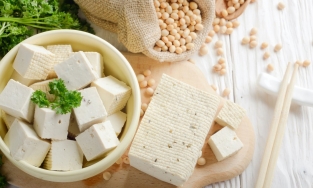 Nếu đậu phụ có 4 đặc điểm này đừng mua vì vừa không ngon, vừa dể ảnh hưởng sức khỏe