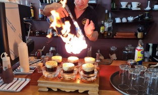 Giá 7,2 triệu/ ly, cà phê “Phượng Hoàng Lửa” đang khiến MXH xôn xao có gì mà đắt thế?