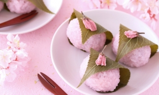 Mochi hoa anh đào, món bánh đẹp không thể thiếu của người Nhật mỗi độ hoa anh đào nở