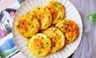 Cách làm trứng chiên sốt chua ngọt ngon, rẻ dịp cuối tháng chờ lương