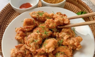 Cách làm gà chiên sốt cà ri lạ miệng, bản biến tấu hấp dẫn cho bữa ăn cuối tuần