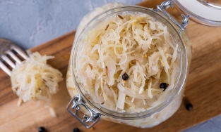 Sauerkraut, món bắp cải muối chua không thể thiếu trong văn hóa ẩm thực của Đức