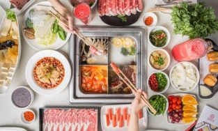 Đi ăn Haididao đúng ngày mưa ngập và những trải nghiệm bất ngờ 