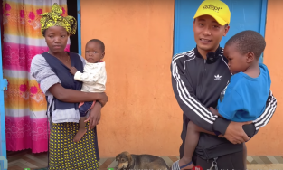 Quang Linh Vlogs tiết lộ lý do không thể đưa cả team Châu Phi về Việt Nam chơi