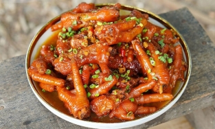 Cách làm chân gà kho cay đậm đà đưa cơm, cho chồng nhậu cuối tuần thì 'tuyệt đỉnh'