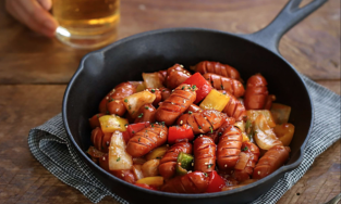 Cách làm xúc xích xào rau củ: Tuyệt chiêu để trẻ nhỏ ăn rau một cách tình nguyện