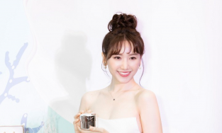 Hari Won bất ngờ chia sẻ hình ảnh khiến người hâm mộ lo lắng