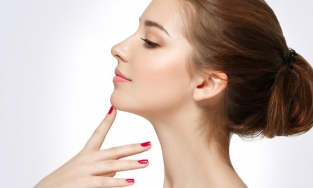 Chăm sóc da vùng cổ: Tất tần tật những điều nàng cần ghi nhớ