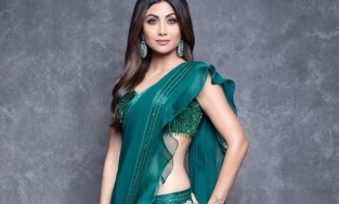 Sao Bollywood tiết lộ bí quyết skincare để có làn da đẹp